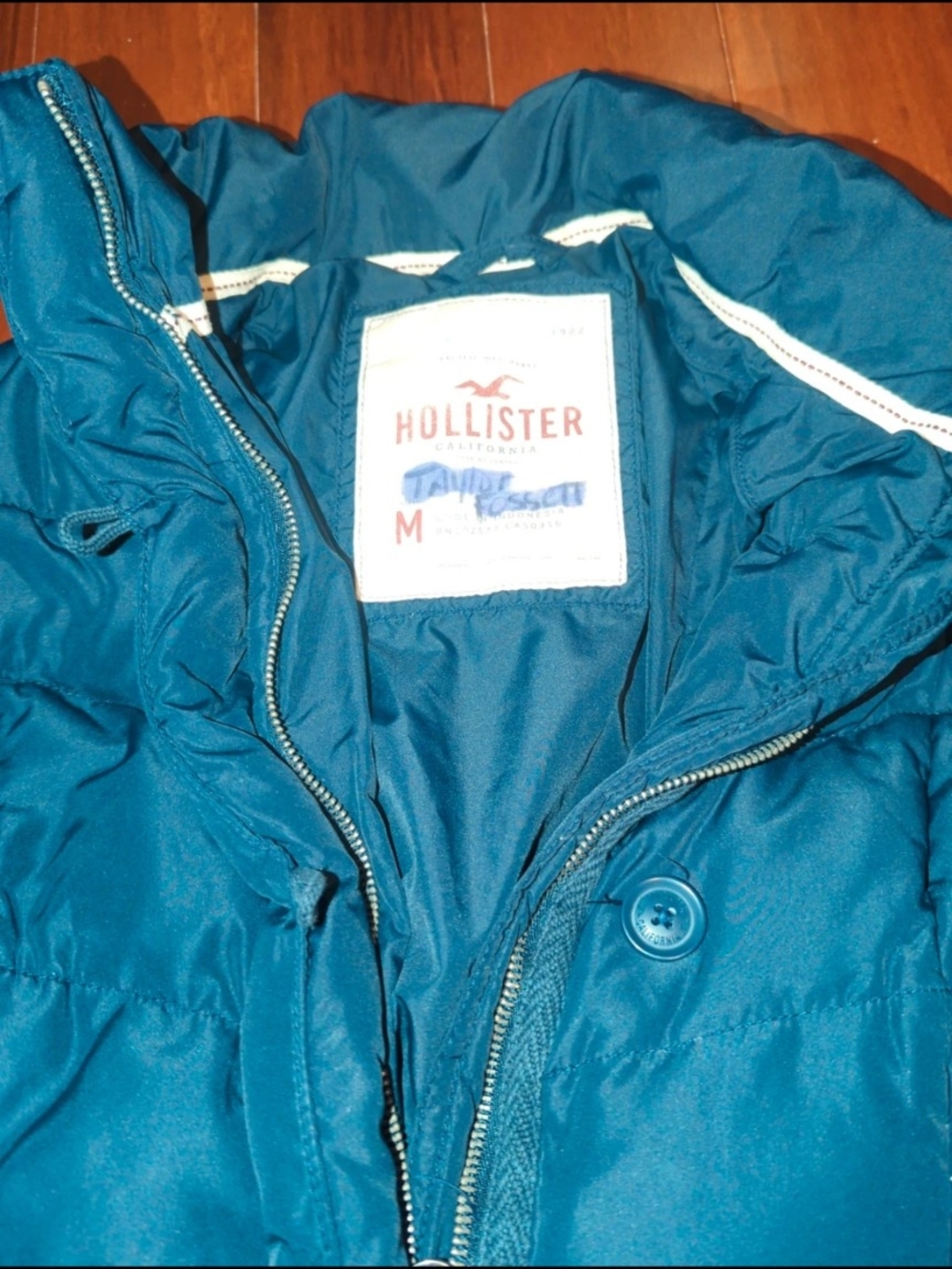 Hollister Women's Navy Quilted Puffer Jacket - Picture 3 of 4